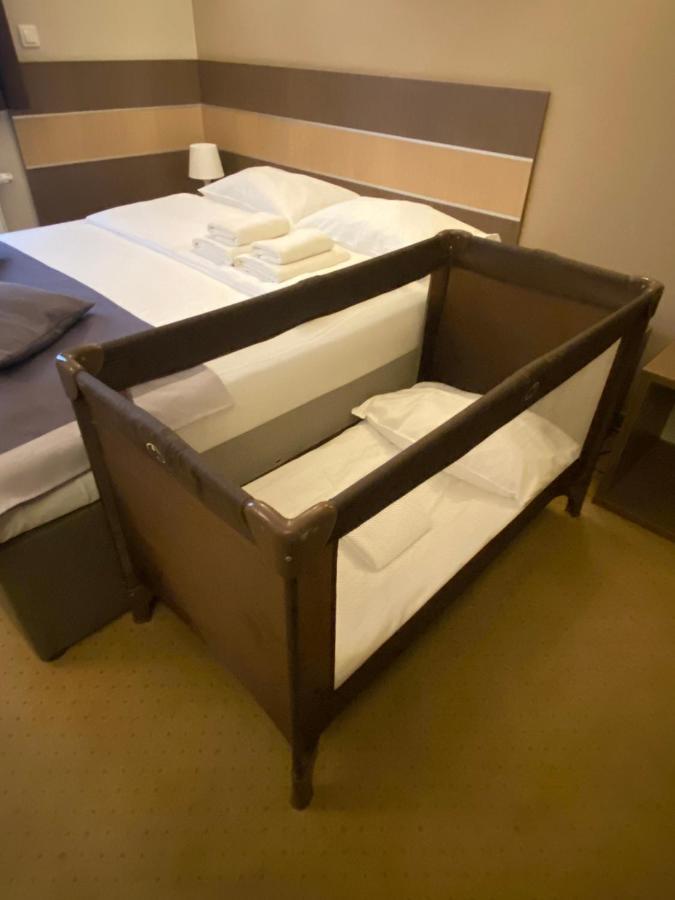 Hotel Sleep Wrocław Exteriör bild