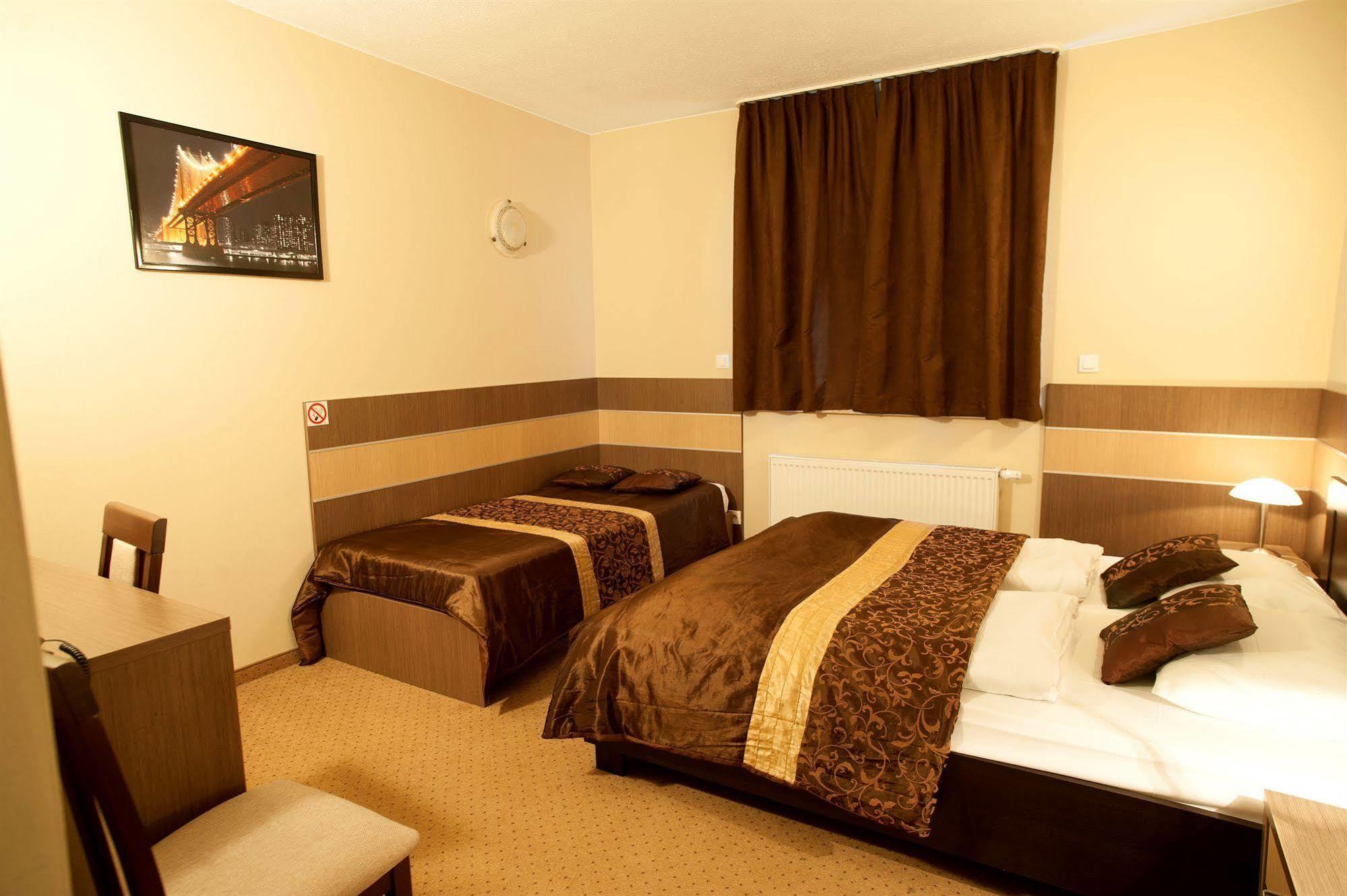 Hotel Sleep Wrocław Exteriör bild